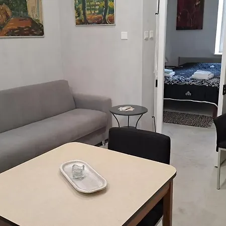 Apartman St. Lazaros 2 *
