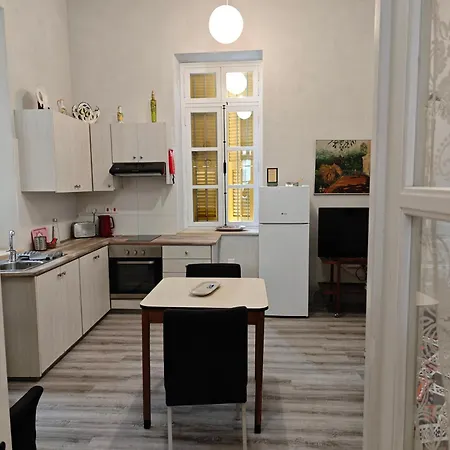 St. Lazaros 2 Apartman *