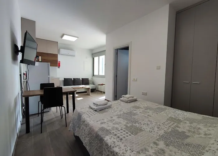 St. Lazaros 2 דירה